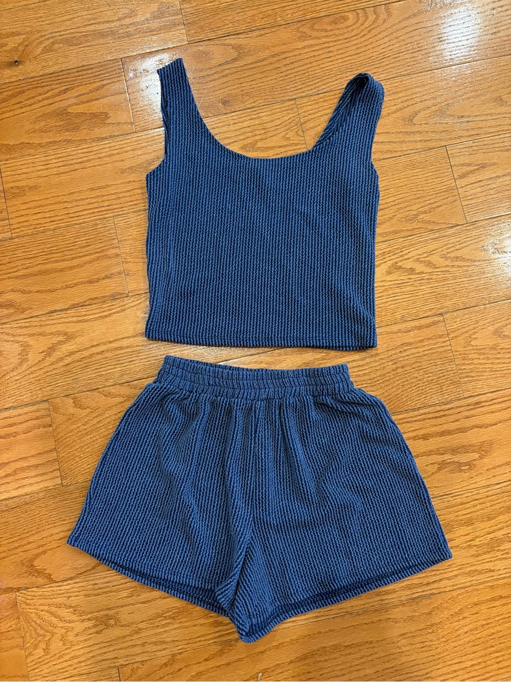 Discreet NYC Textured Lounge Set Blue 2-Piece Crop Tank & Shorts Size Medium